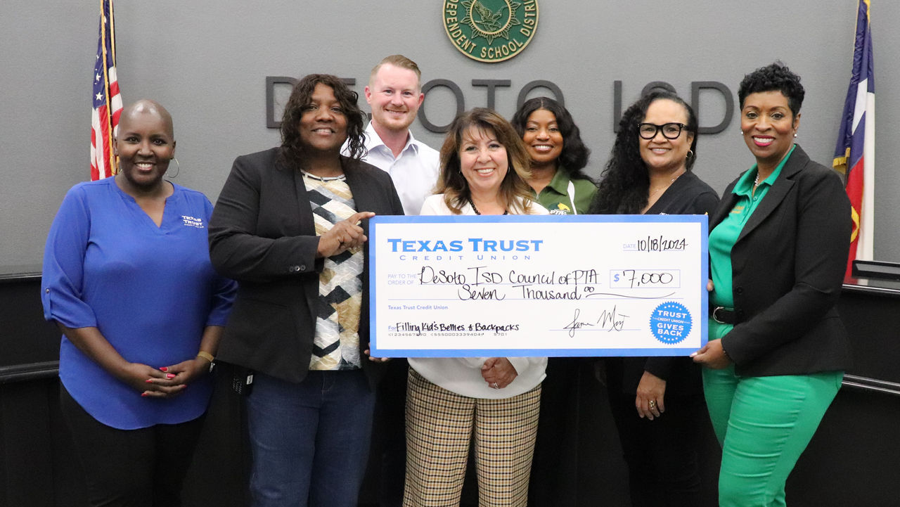 Texas Trust Donates $7,000 to DeSoto’s Cockrell Hill Elementary to Send Student Hunger Packing