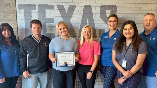 Texas Trust Gives Foundation Scholarship Recipient - Athens